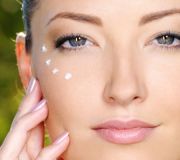Советы по выбору крема для кожи вокруг глаз